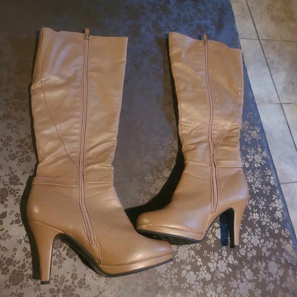 High heel boots
